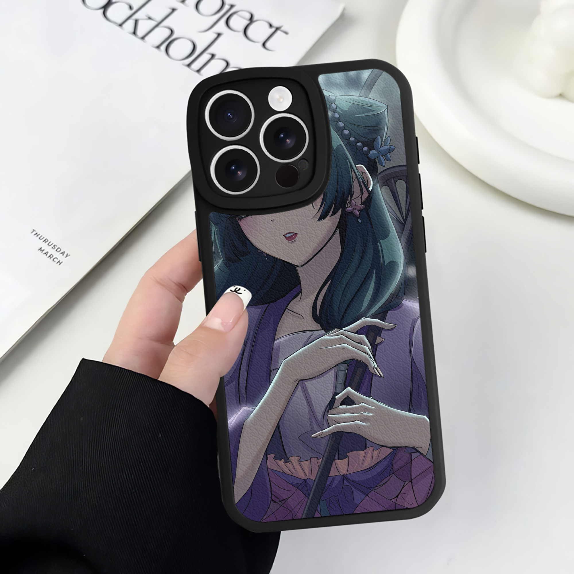 （画像用） 薬屋のひとりごと The Apothecary Diaries 【iPhone 16シリーズ対応】シリコンスマホケース（レザー調） 材質：シリコン
